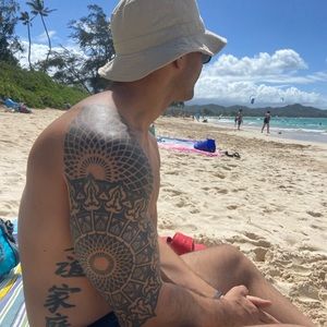 Meet your Posher, Adam